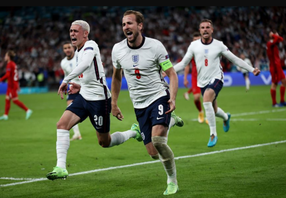 Anh vs Đan Mạch, chiến thắng tranh cãi trên chấm phạt đền