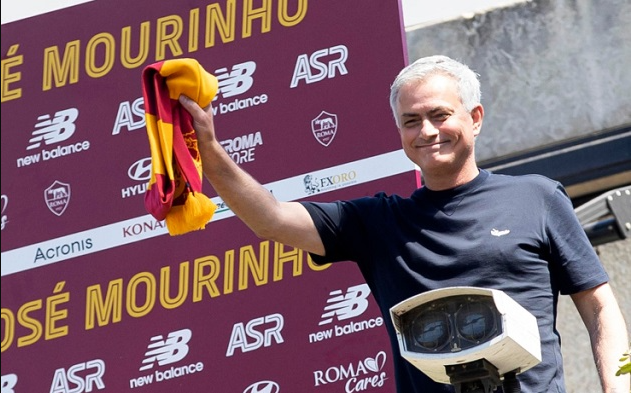 Jose Mourinho sử dụng Flycam trong huấn luyện