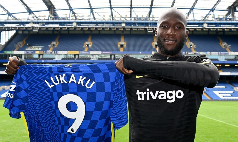 Lukaku ra mắt Chelsea với chiếc áo số 9