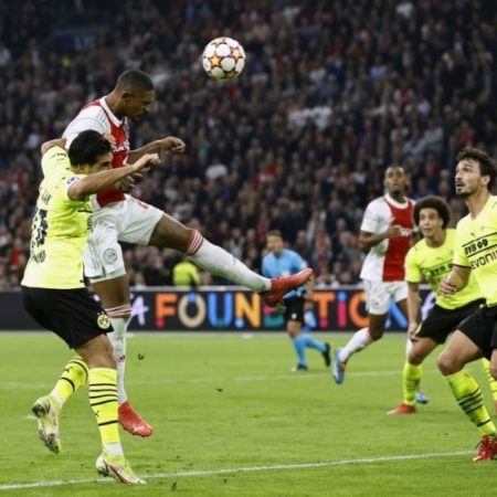 Dortmund thua bạc nhược 0-4 trên sân khách trước Ajax