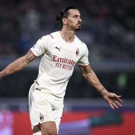 Xé lưới Roma, Ibrahimovic chạm mốc ghi bàn cực khủng