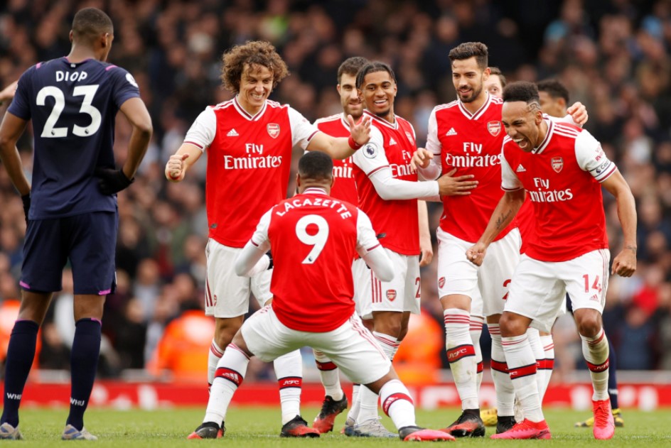 Arsenal thành công chen chân vào top 4 sau chiến thắng 2-0 trước West Ham