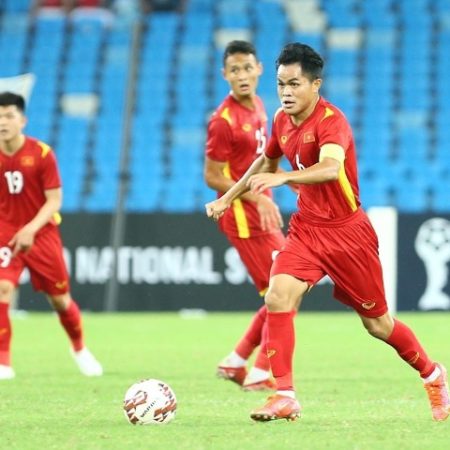 Dụng Quang Nho chính thức làm đội phó U23 Việt Nam tham dự Dubai Cup