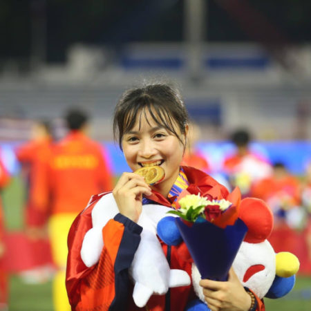 Cầu thủ Hoàng Thị Loan – Bóng hồng mạnh mẽ của đội bóng nữ Việt Nam