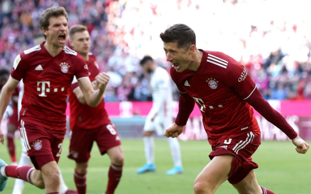 Lewandowski được kỳ vọng có thể giúp Bayern lật ngược tình thế