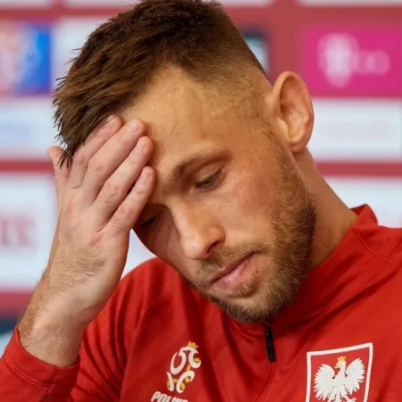 Ba Lan loại hậu vệ Maciej Rybus ra khỏi đội hình tham dự World Cup 2022