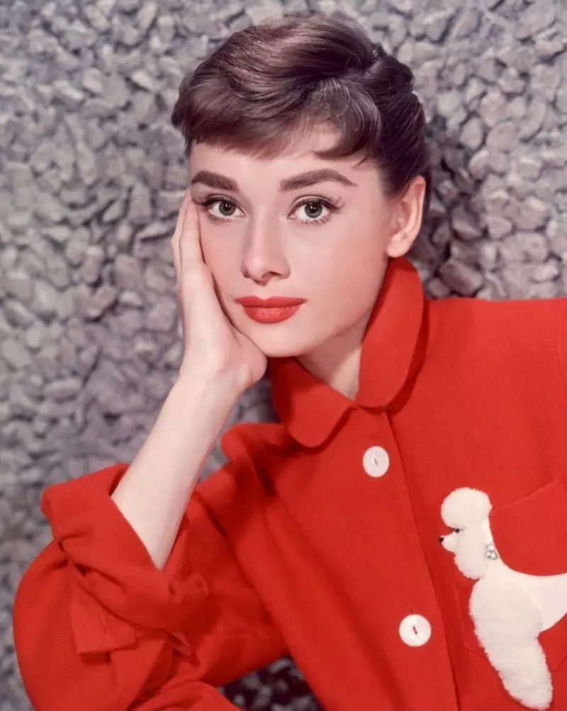 Ánh nhìn ngây thơ, trong trẻo của Audrey Hepburn