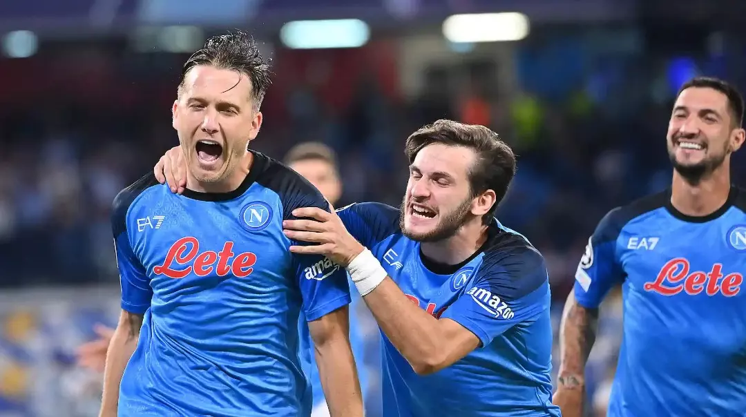 Napoli vừa hạ gục Liverpool 4-1 tại Cúp C1