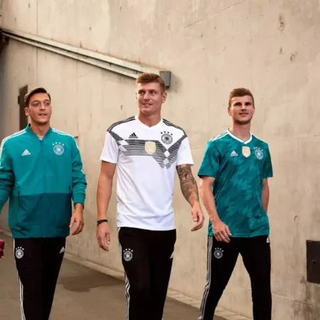 3 chiếc áo đấu mang tính biểu tượng nhất trong lịch sử World Cup