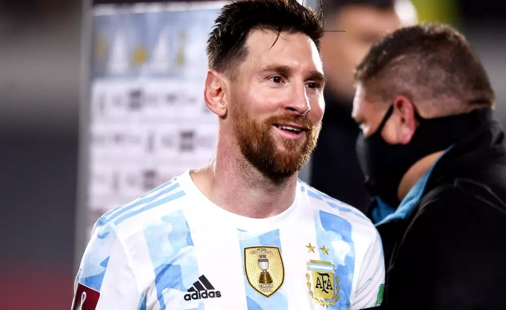 Lionel Messi bắt đầu thi đấu cho đội tuyển Argentina khi nào?