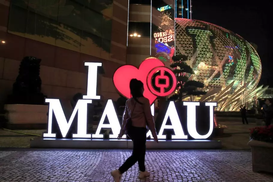 Macau đã đón 40 nghìn du khách trong ngày đầu tiên hủy bỏ các hạn chế của Covid 19