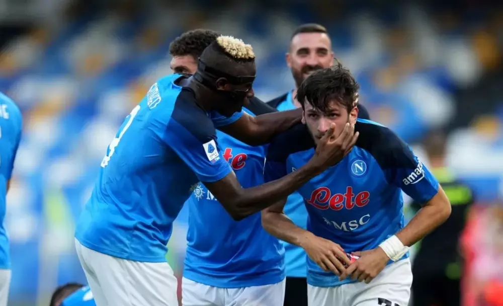 Napoli hiện đang đứng đầu bảng Serie A vào lúc này