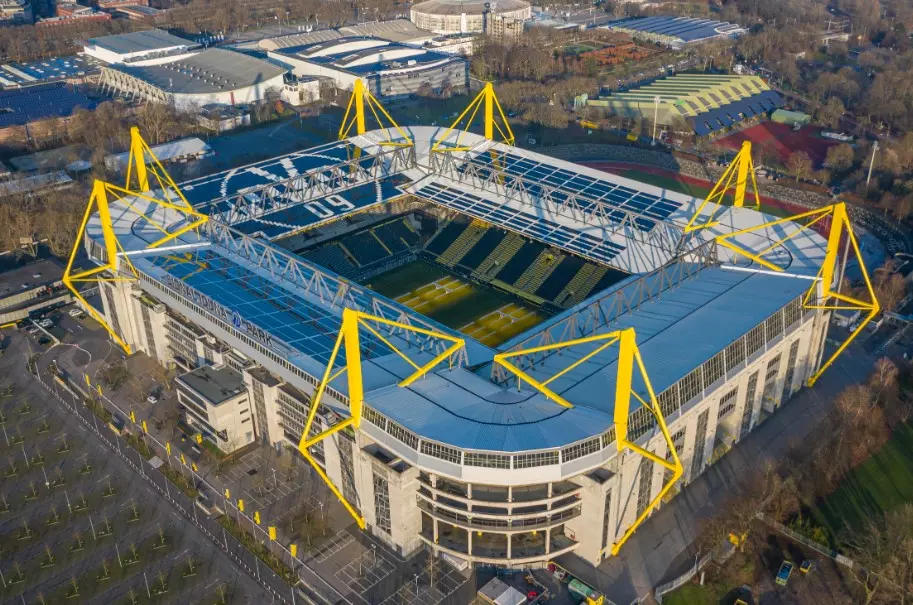 Signal Iduna Park là sân nhà của Borussia Dortmund